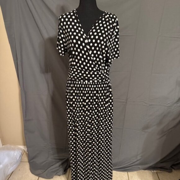Lillbetter Dresses & Skirts - LILBETTER Polka Dot Dress Size XL